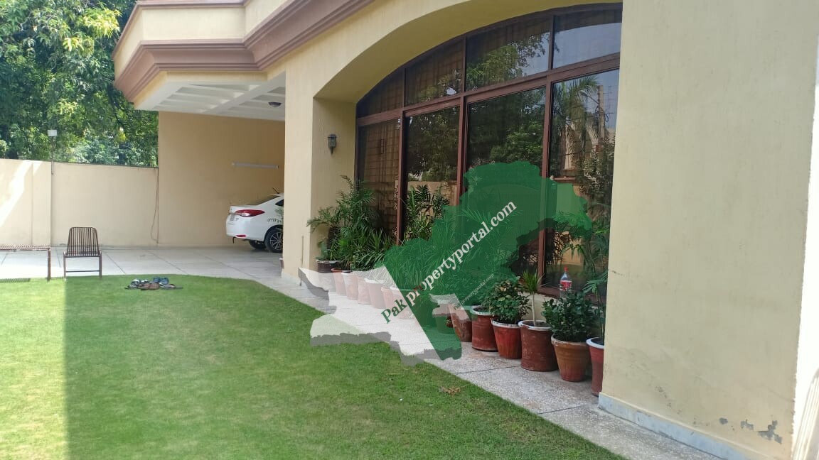 2 Kanal House For Sale in  Model Town Lahore