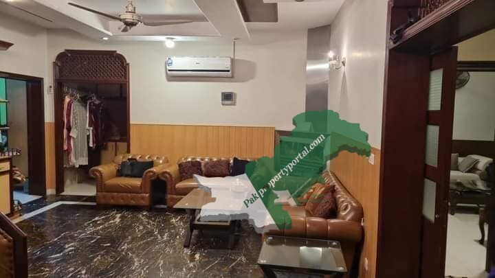 1 Kanal house for sale located D block Model town Lahore