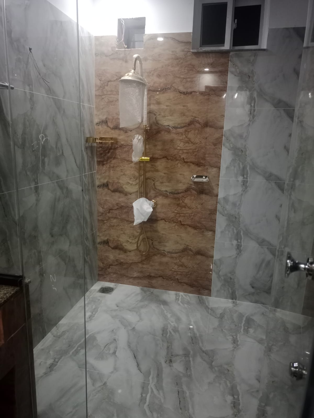 10 Marla bungalow Available For Sale in UET society Lahore