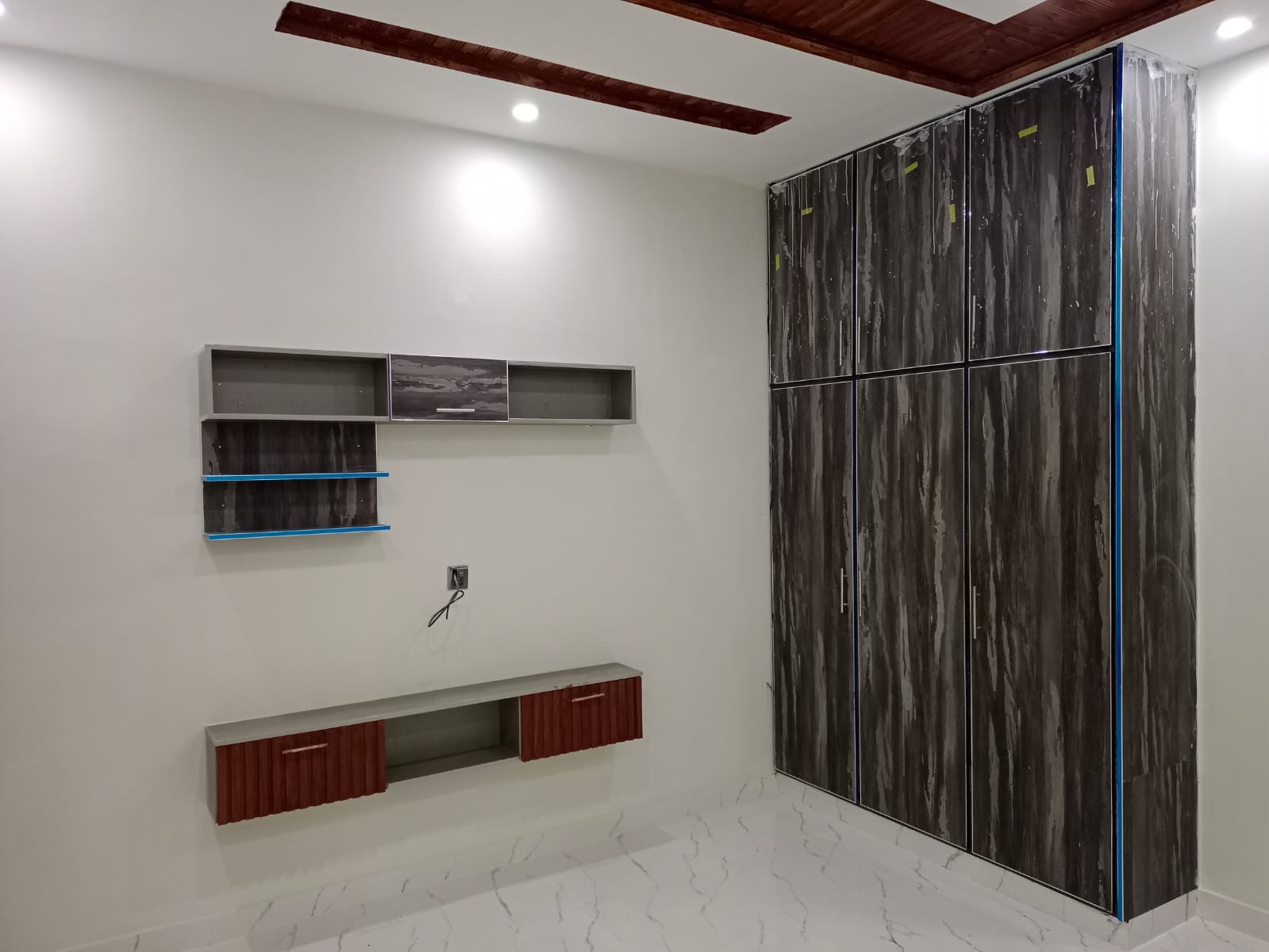 10 Marla bungalow Available For Sale in UET society Lahore