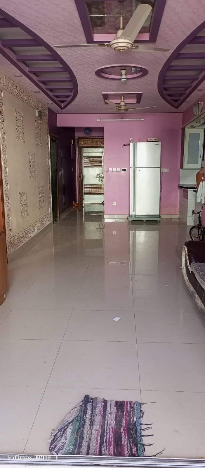 1500 square feet FLAT for SALE in Parsi Colony near Hussaini blood bank Karachi