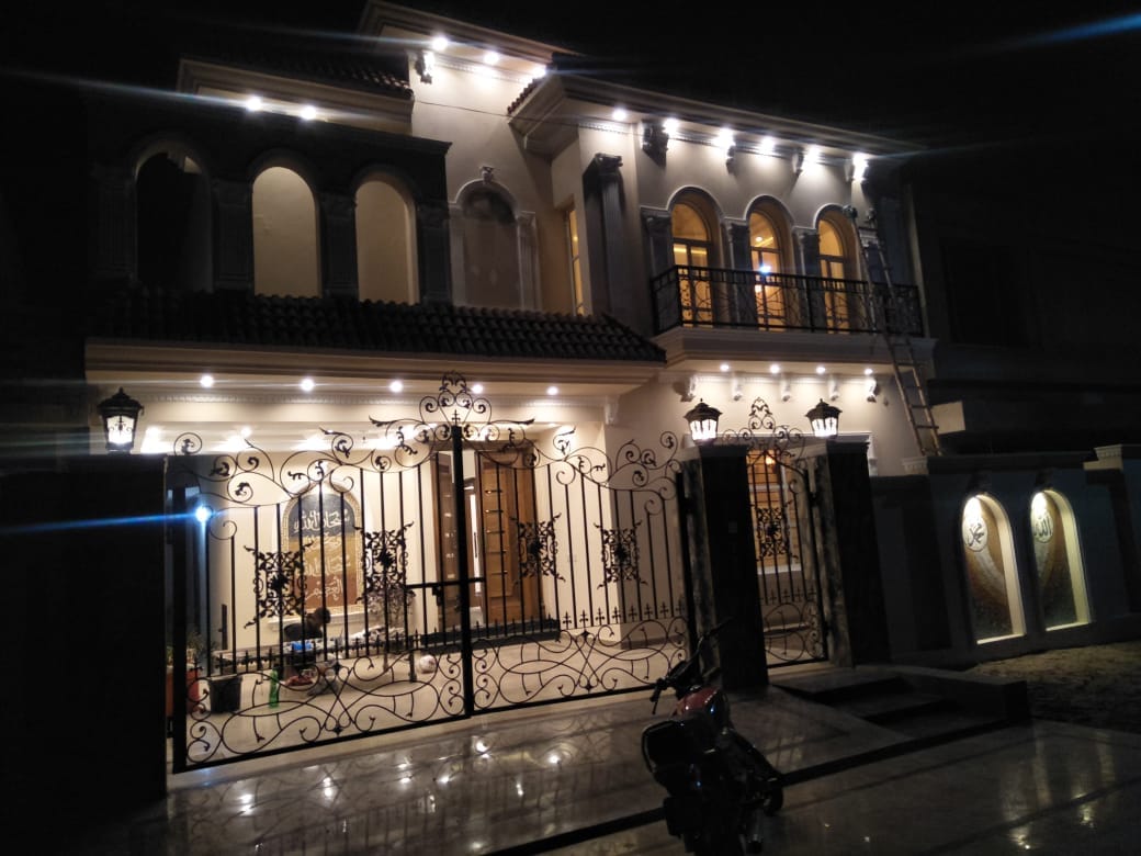 10 Marla house for sale in  Lahore