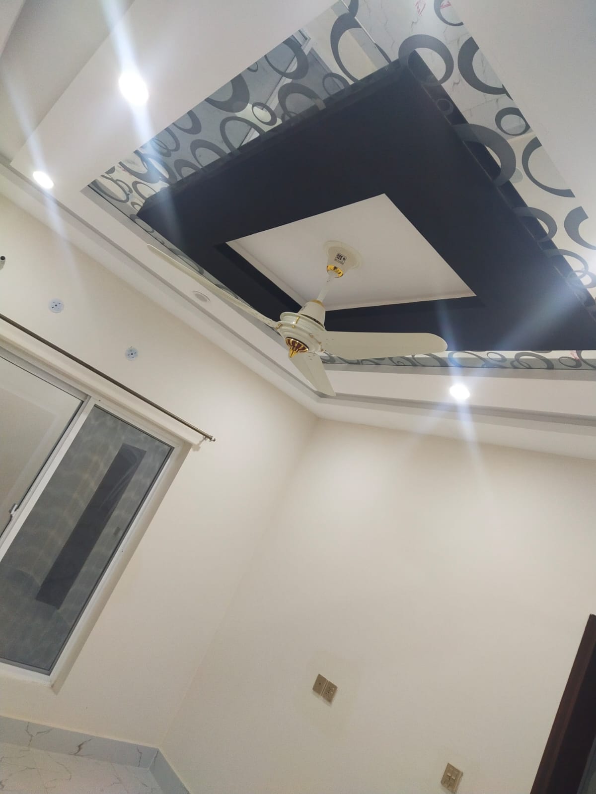 10 marla brand new house available for Rent in dream gardens lahore