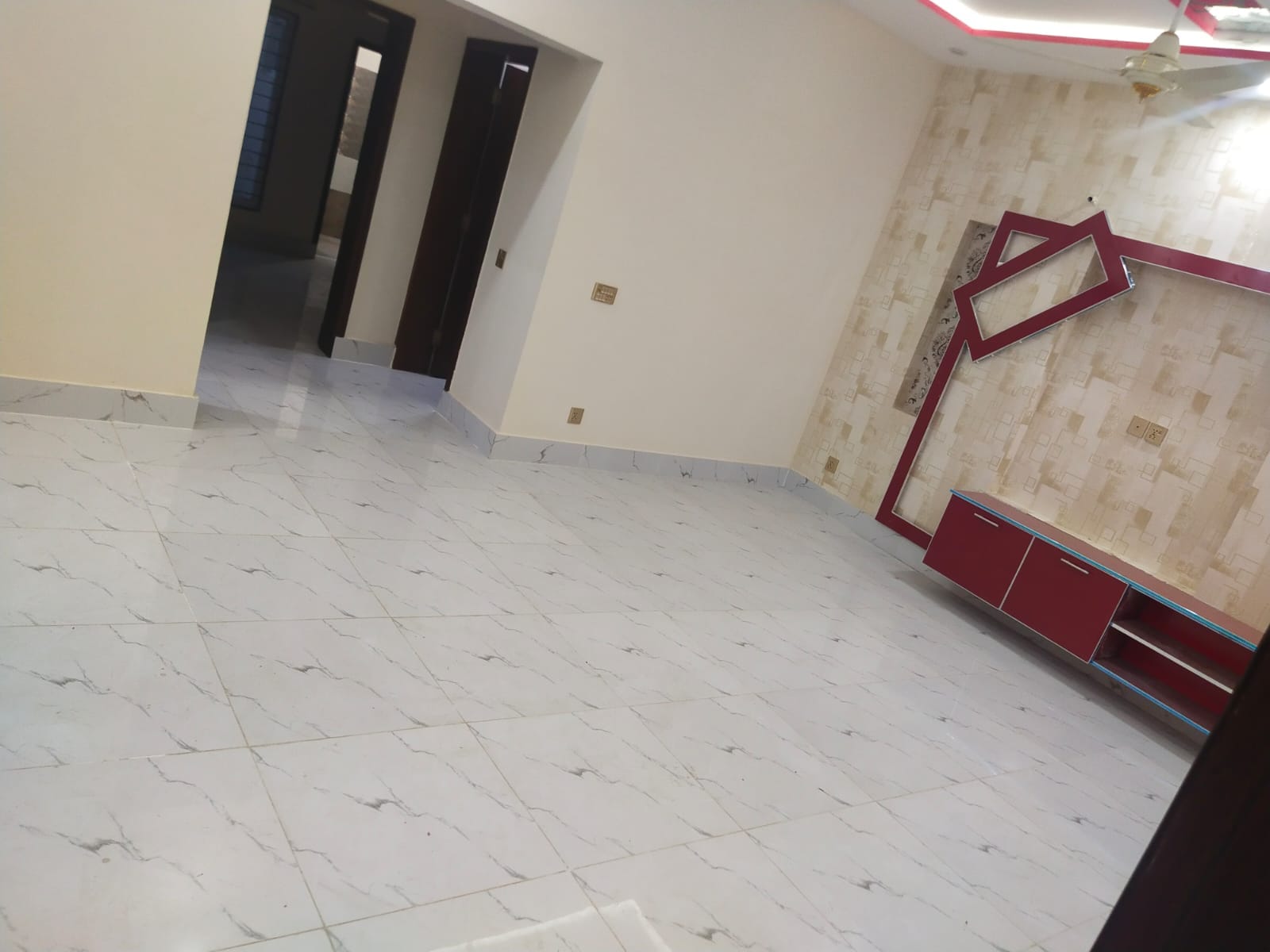 10 marla brand new house available for Rent in dream gardens lahore