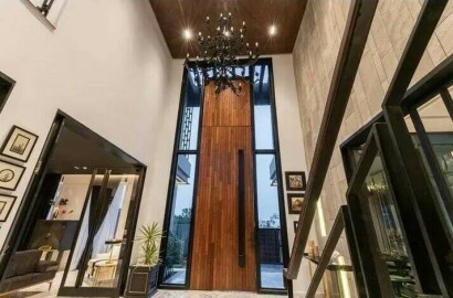 22 Marla corner luxurious house for sale in DHA Lahore
