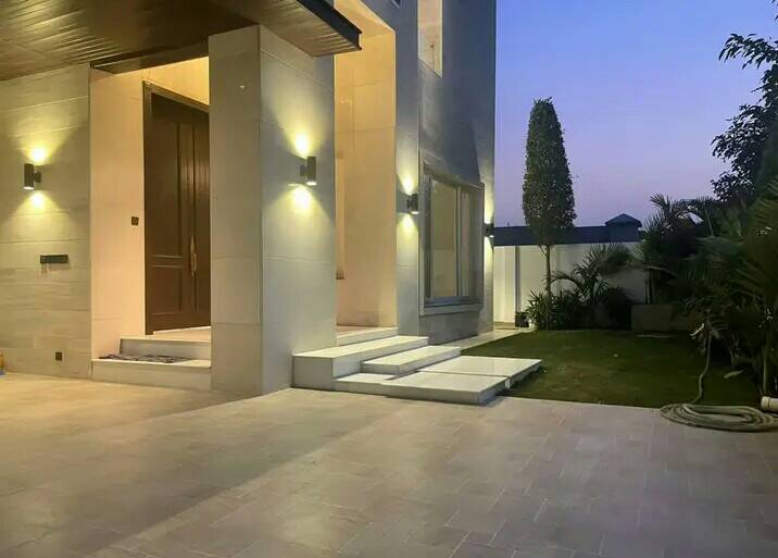 1 Kanal luxurious bungalow for sale in DHA Lahore