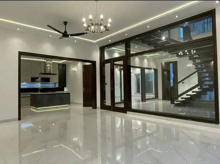 1 Kanal luxurious bungalow for sale in DHA Lahore