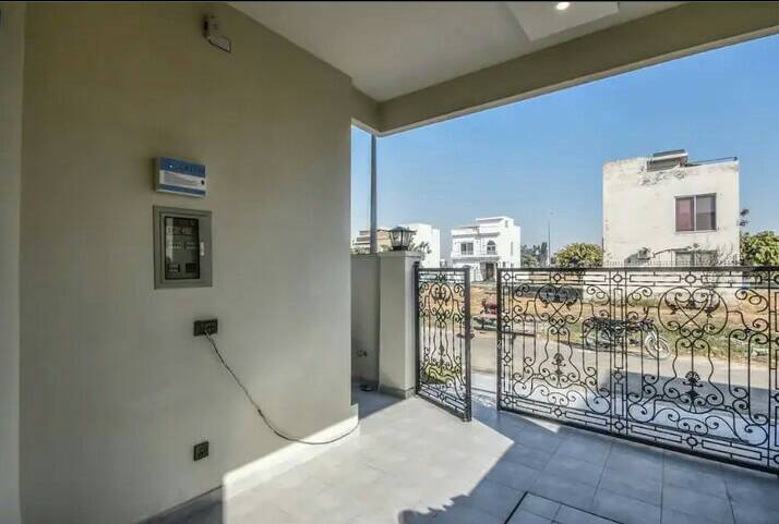 7 Marla Luxurious house in DHA Phase 9 Town Lahore