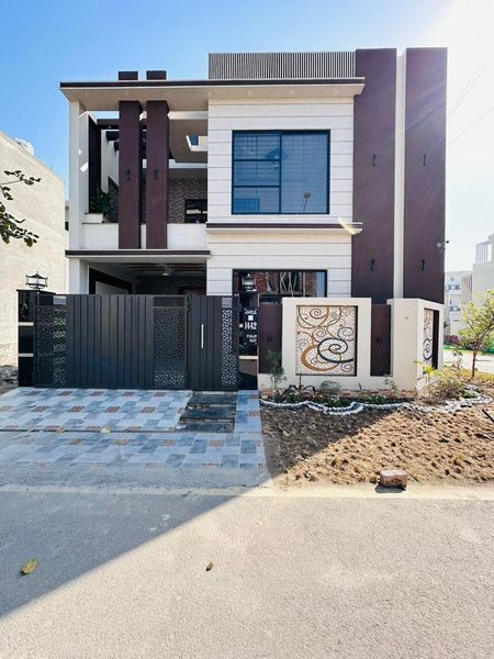 6.25 Marla Corner House  1st Time Modern and Most Luxury House Available For Sale in Parkview City Lahore