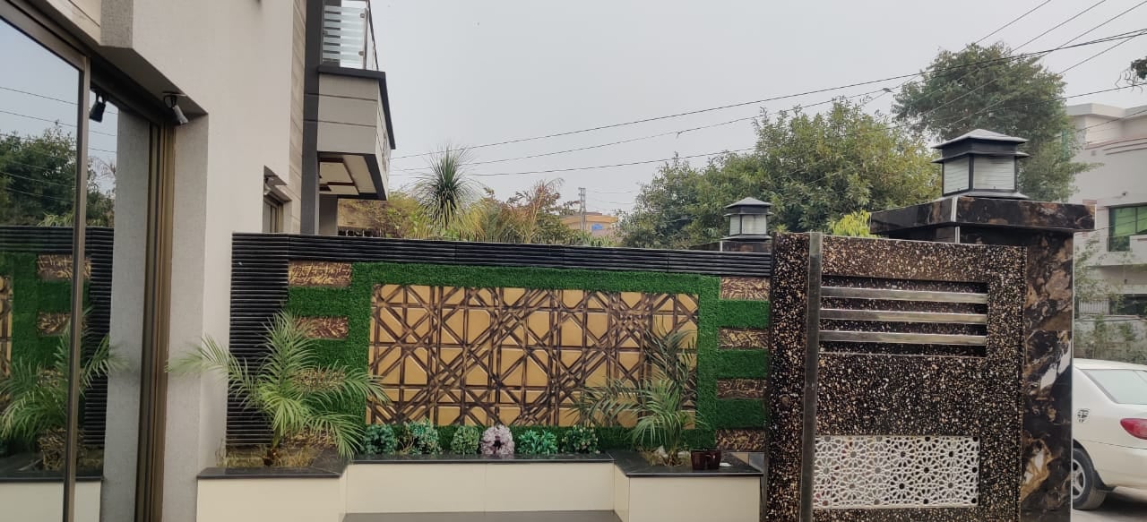10 marla brand new house for sale in Johar Town
