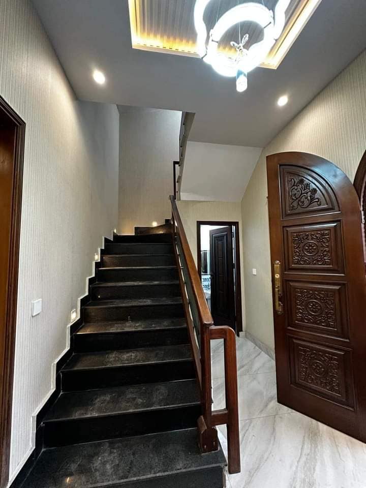 10 Marla Designer House For Sale in Citi Housing Gujranwala