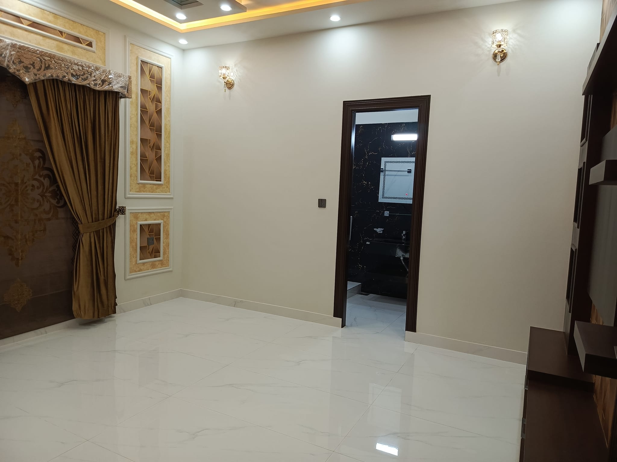 10 Marla House For Sale in Modern Luxury Living in Citi Housing Gujranwala