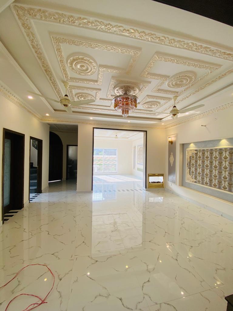 10 Marla Spanish House For Sale in Formanites Housing Scheme Lahore