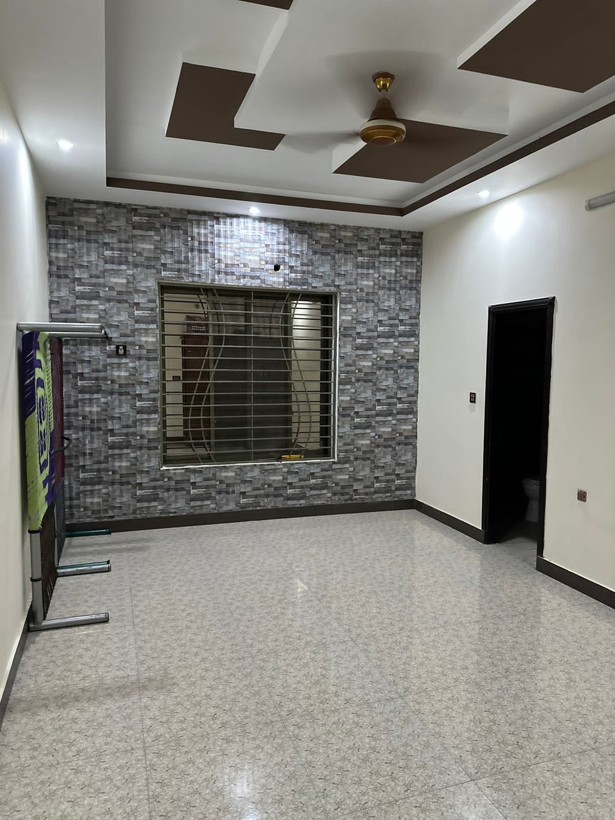 Luxury 10 Marla House For Sale in  Shadman Colony Gujrat