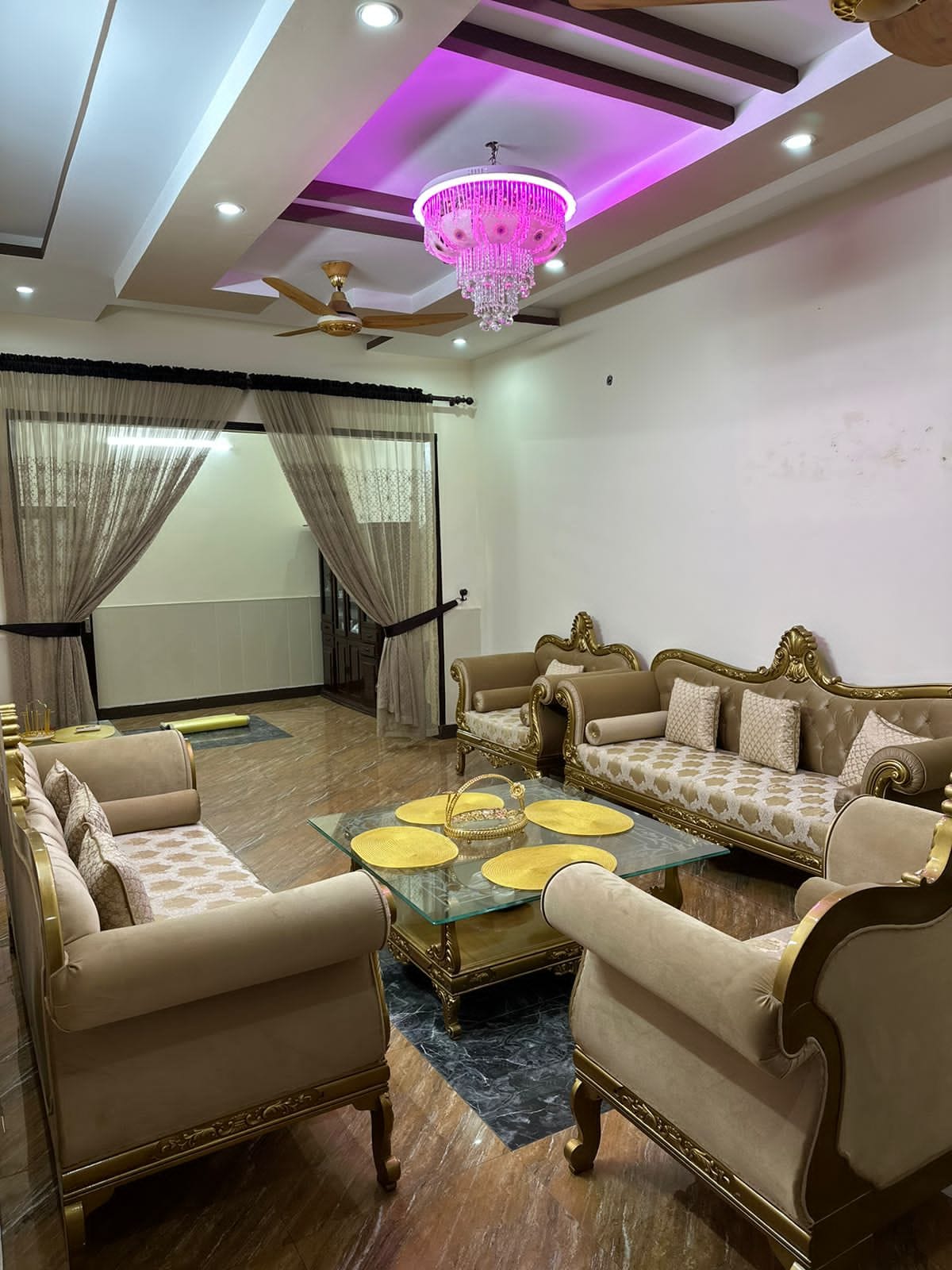 Luxury 10 Marla House For Sale in  Shadman Colony Gujrat