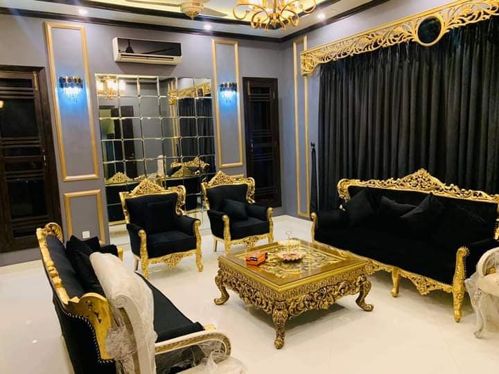 400 Sqyds Luxury House For Sale in Block 07 Gulistan-e-Jauhar Karachi