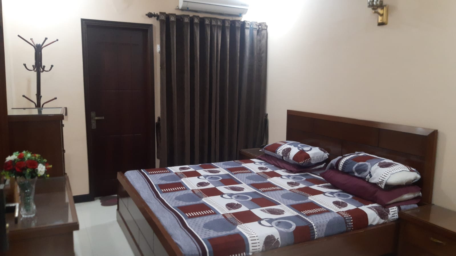 Newly Renovated  Flat For Sale in Main Jauher Mor  Block 20 Saima Pride  Gulistan e Jauher Karachi