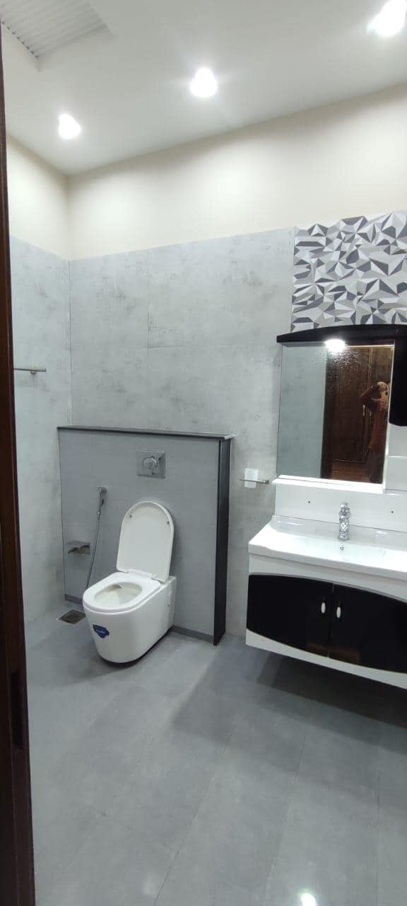 10 M house for rent in Sec C Janiper Block Bahria Town Lahore