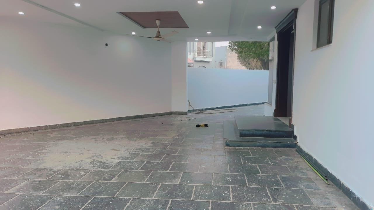 12 Marla house For Rent In overseas B extension Bahria town Lahore