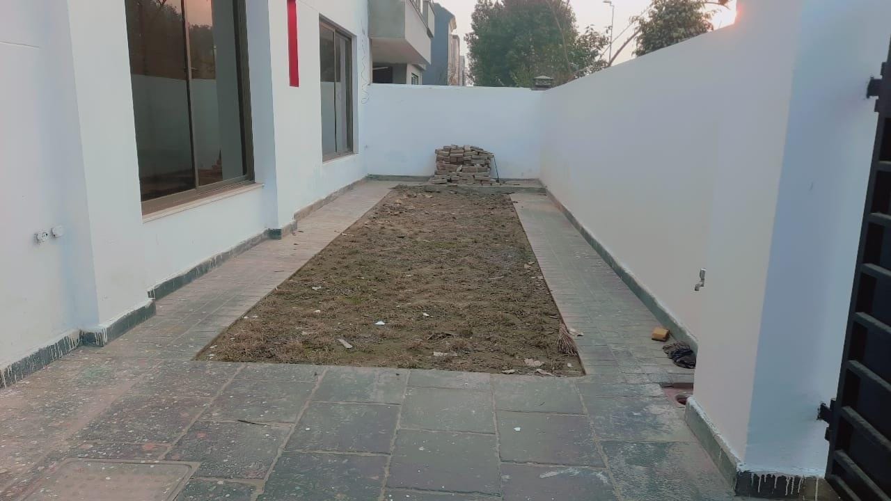 12 Marla house For Rent In overseas B extension Bahria town Lahore