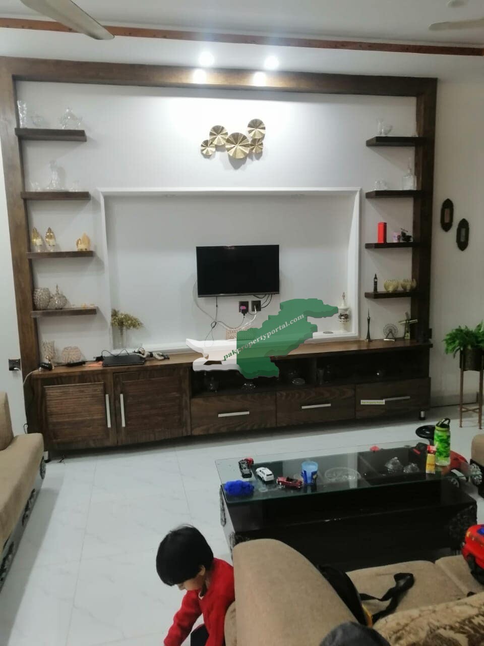 10 Marla beautiful Used House For Sale in Park view city in Lahore