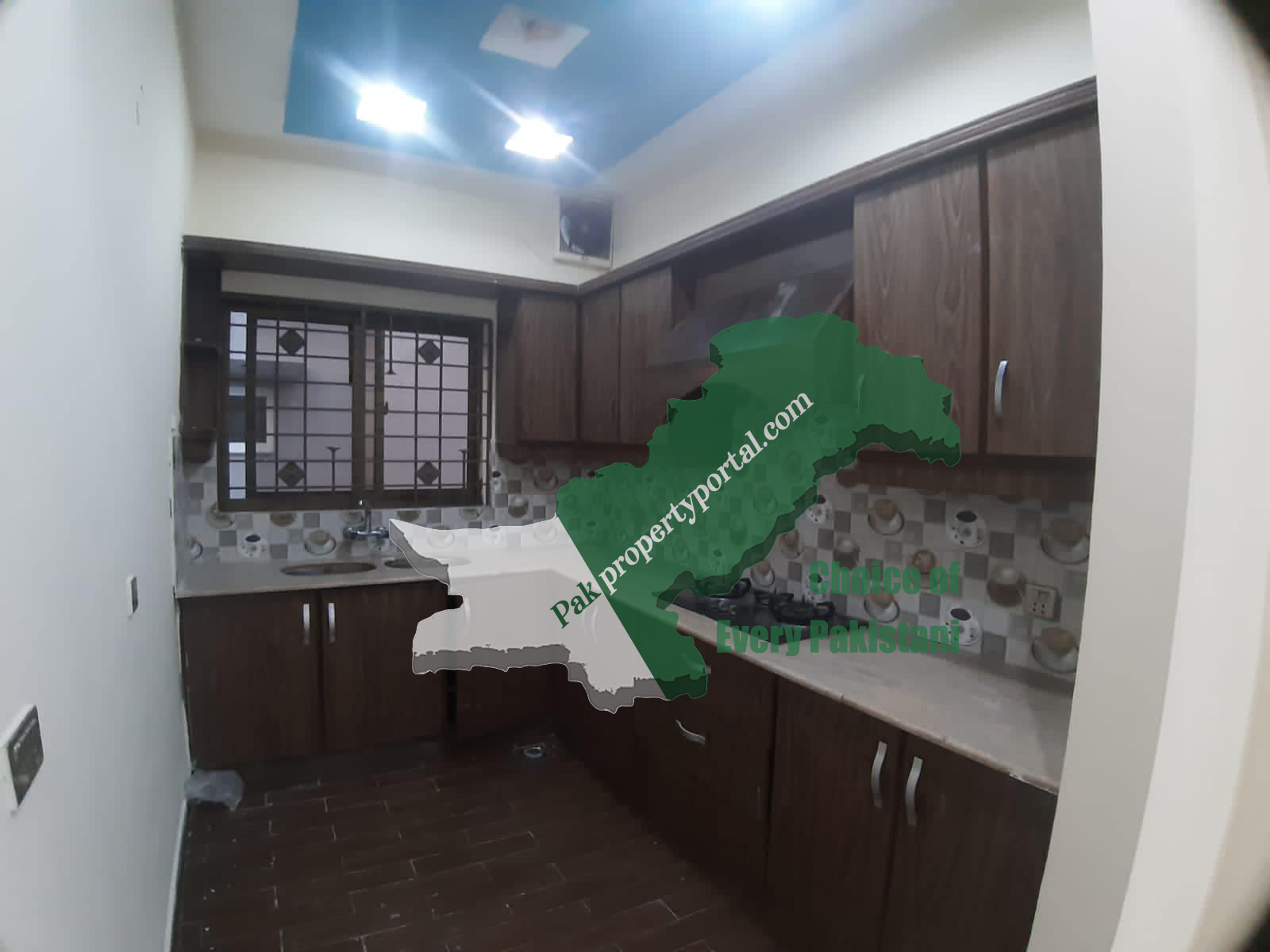 10Marla Lavish Upper Portion Available For Rent in  bahria Town, Tulip Block, Sector C Lahore