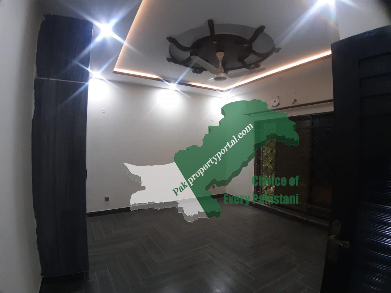 10Marla Lavish Upper Portion Available For Rent in bahria Town, Overseas B, Sector D Lahore