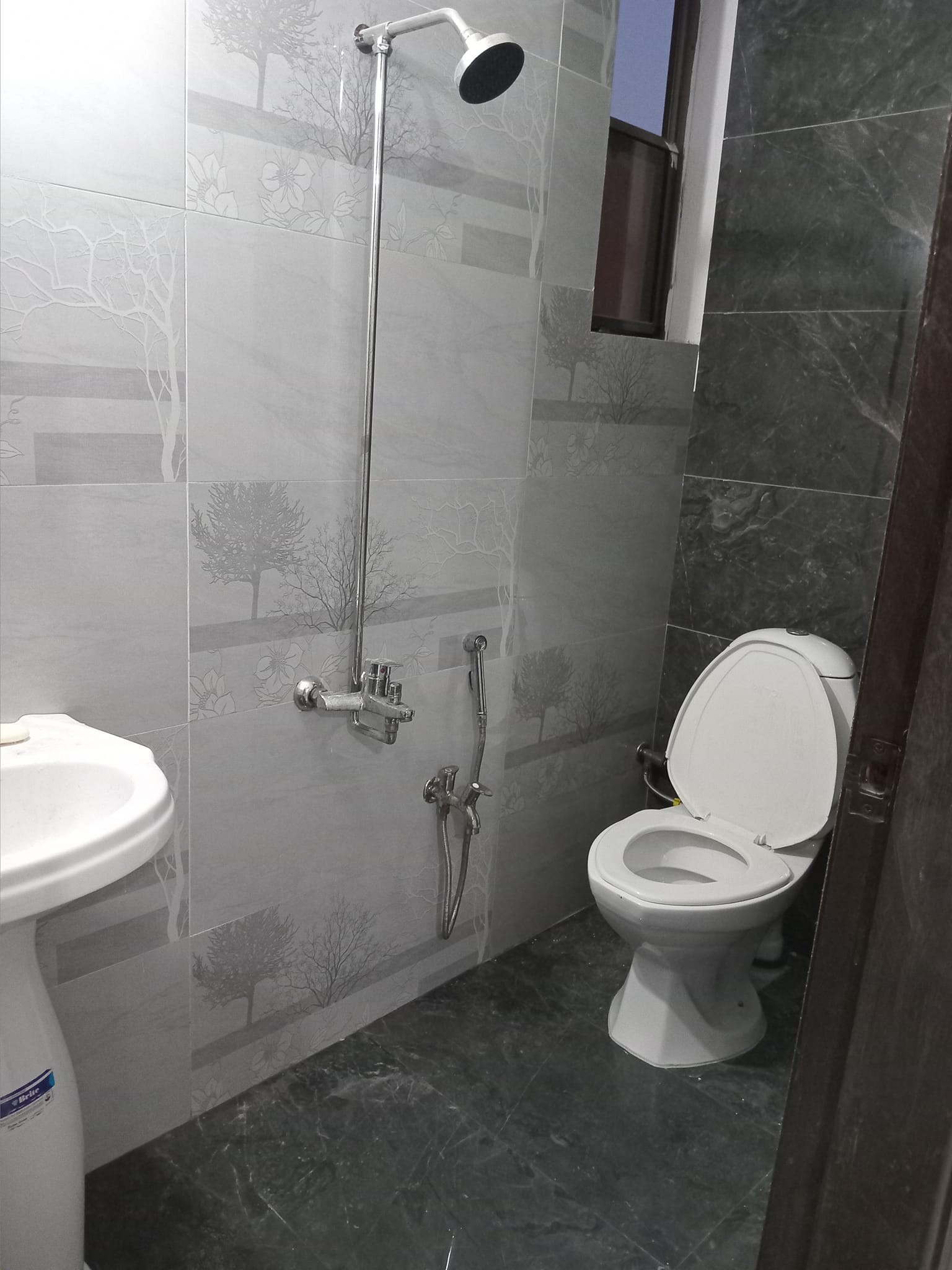 Apartment available for Rent in Gulistan_e_Jouhar block 14 Karachi