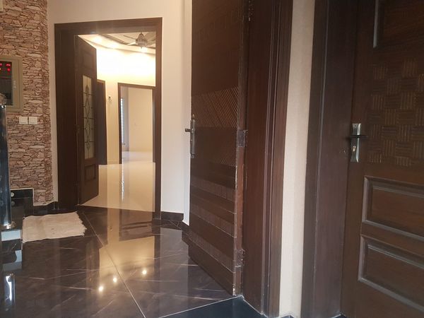 10 marla brand new house for sale in Lahore bahria town Sectors C