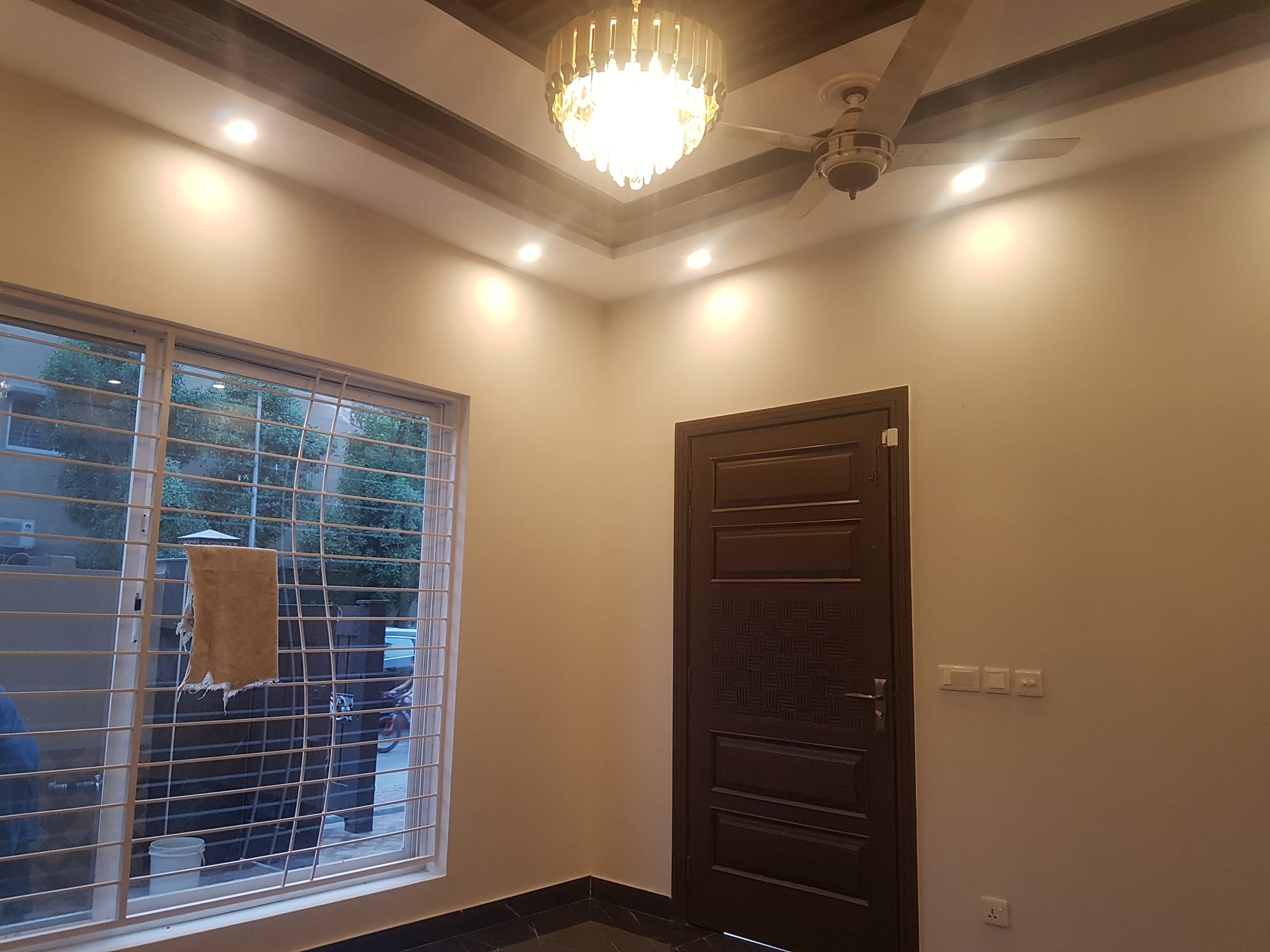 10 marla brand new house for sale in Lahore bahria town Sectors C