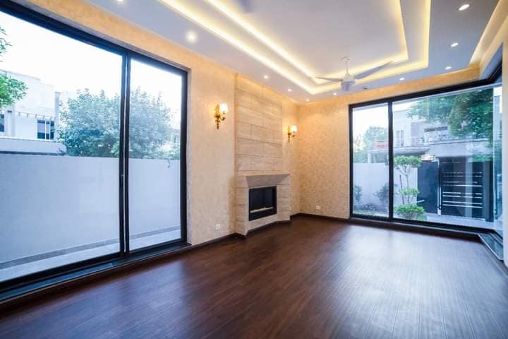 10 Marla Modern House for sale in DHA Lahore