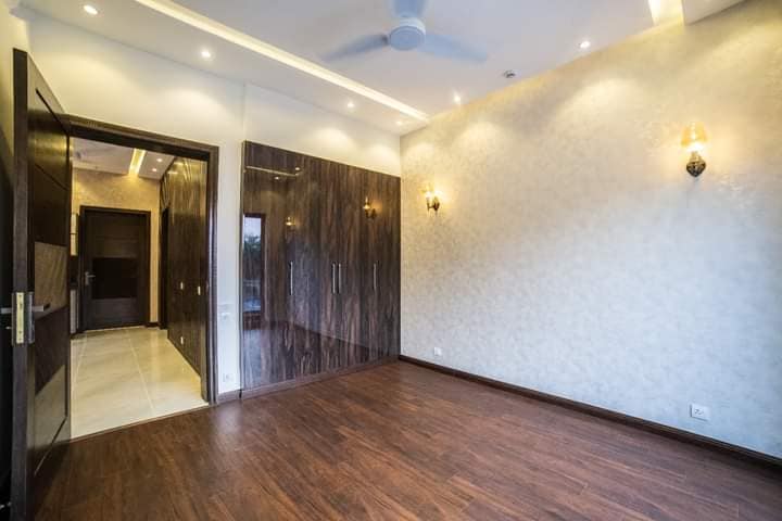 10 Marla Modern House for sale in DHA Lahore
