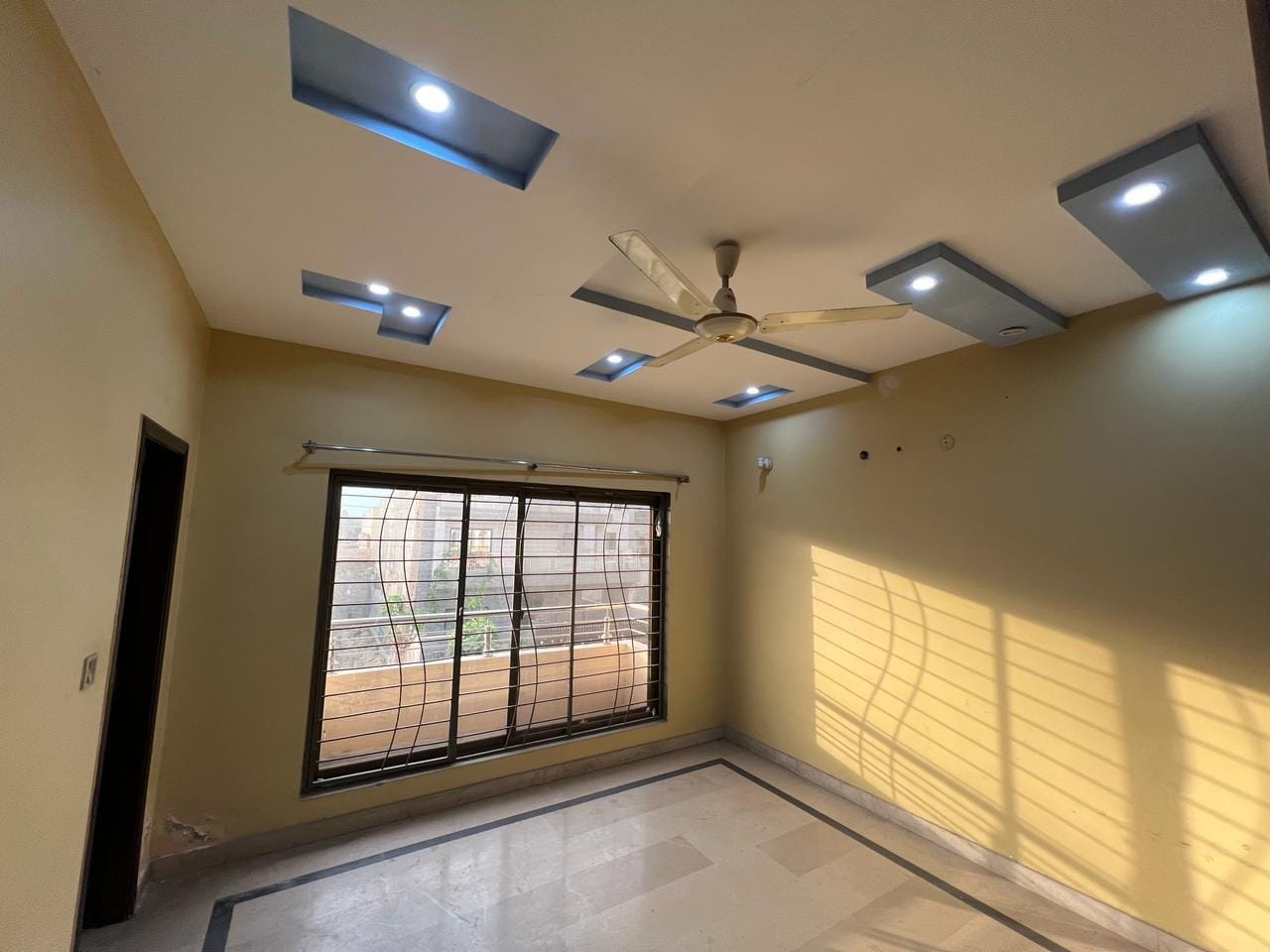 10 Marla Used House Available For Sale in A Block Central Park Housing Scheme Lahore