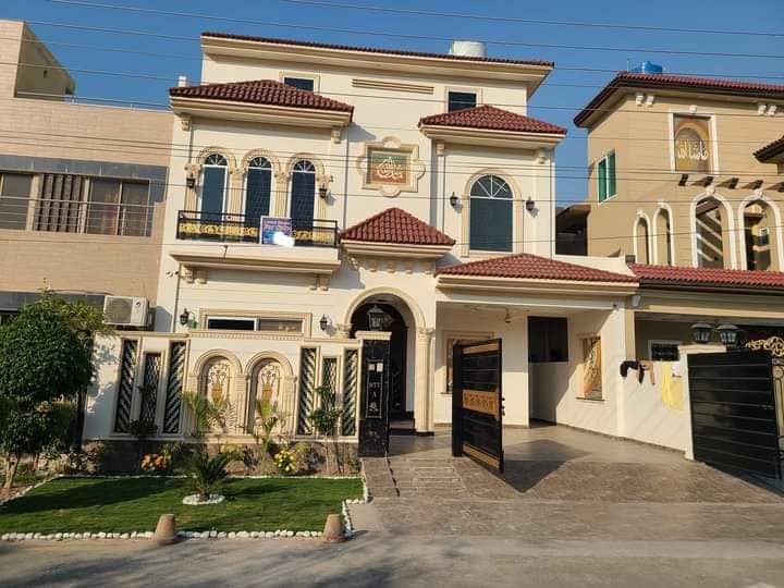 10 Marla Beautiful Spanish Design Facing Park Brand New House Available For Sale in Central Park Housing Scheme Lahore