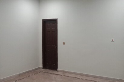 5 Marla's upper portion available for rent in Bahadur pur Multan